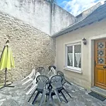 Triplex Atypique- Cour Interieure- Commerces A Pied 度假居