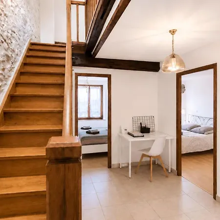 Triplex Atypique-cour Interieure-commerces A Pied 別荘 *